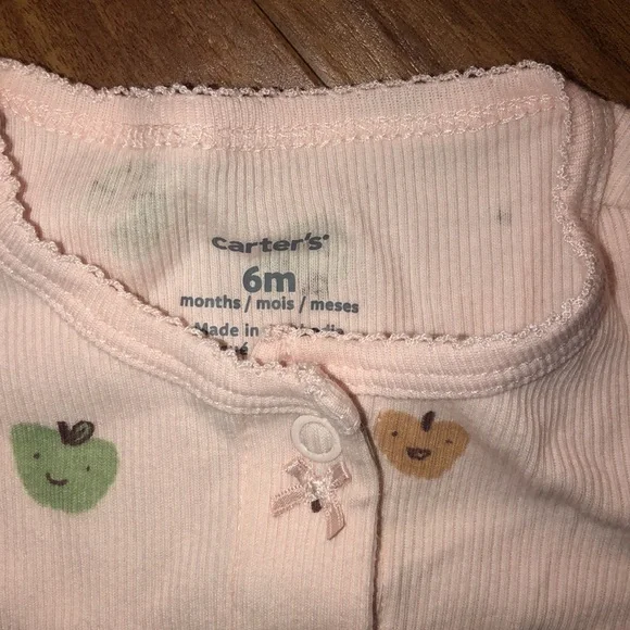 Baby girl, six month button front onesie - Picture 2 of 4